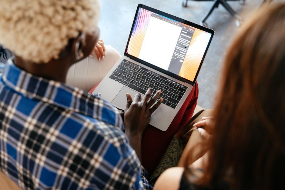Réseau freelance 2026 : 7 outils gratuits pour s'entraider